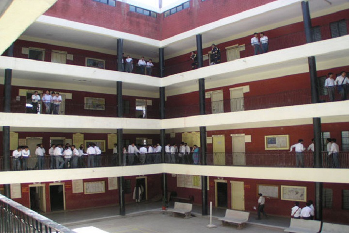 https://cache.careers360.mobi/media/colleges/social-media/media-gallery/26495/2020/2/11/Inside of IPS Academy School of Computers Indore_Campus-View.jpg